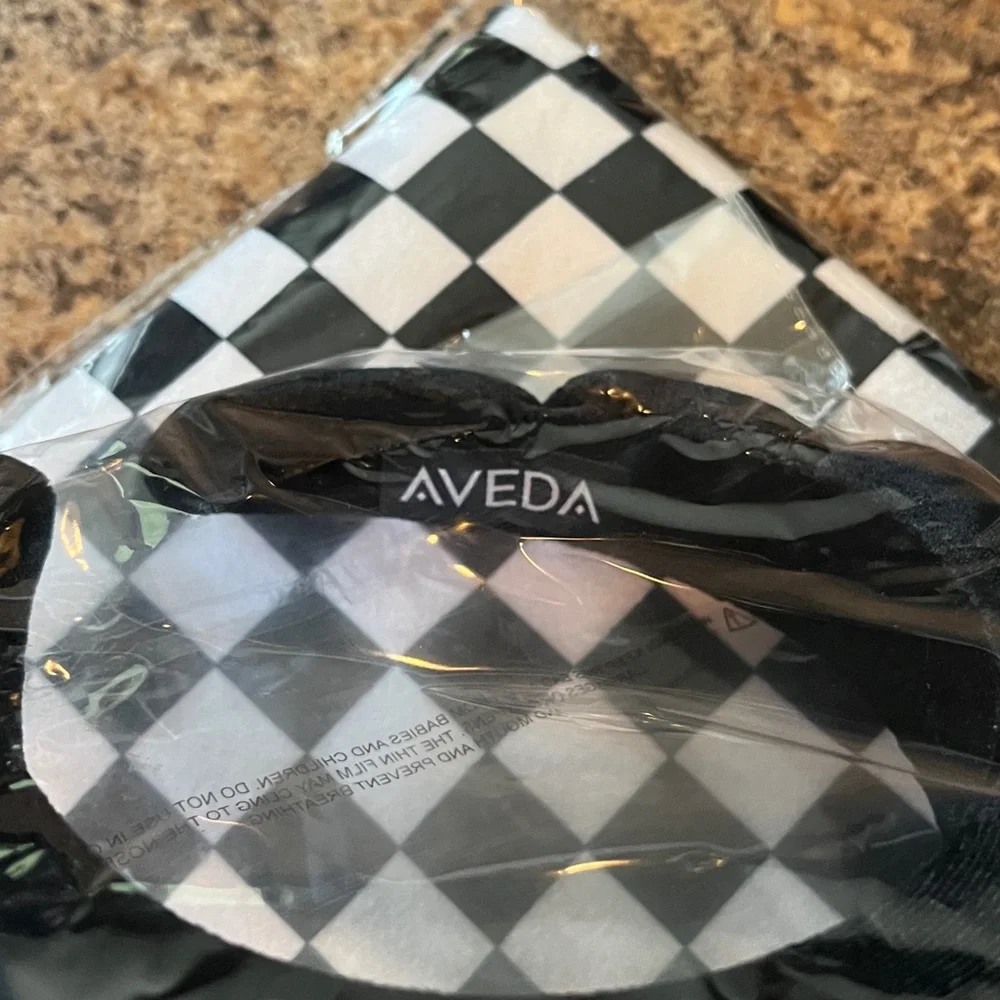 Aveda New Velvet Bubble Spa Headband XL Black White Check Microfiber Hair Towel